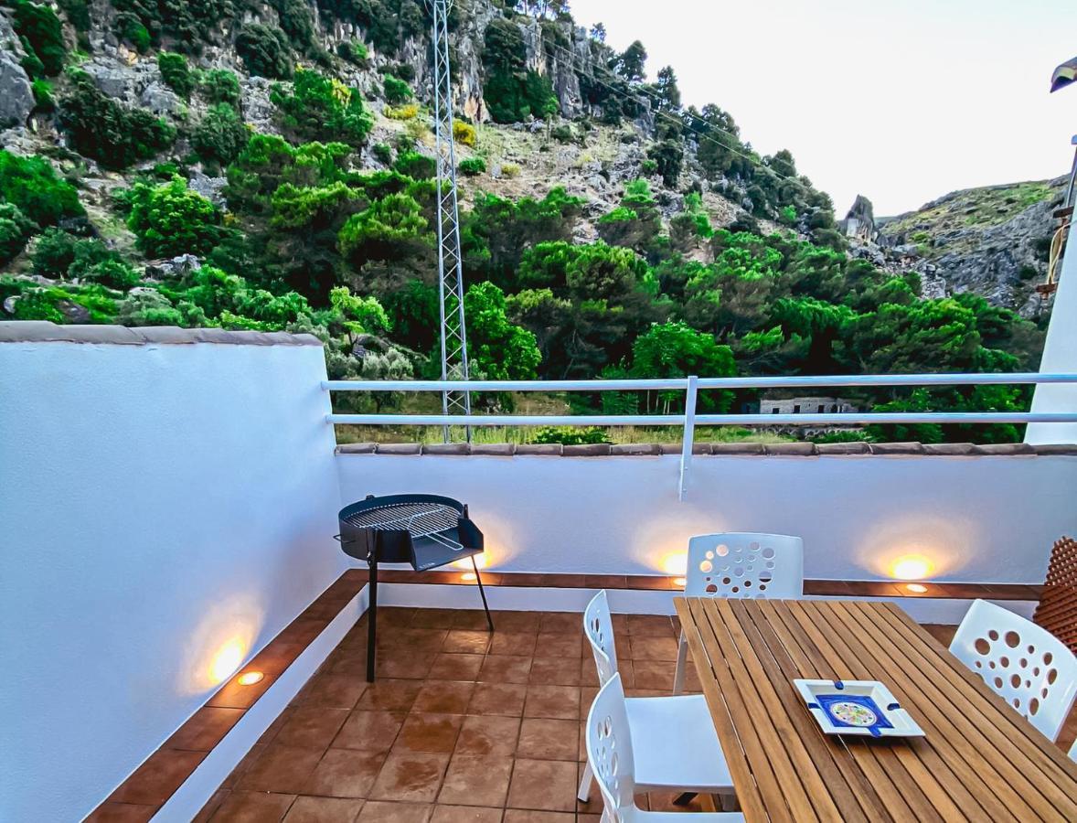 Grazalema - Casita La Calma - Incredible Views, Clima Frio-Calor, Wifi & Private Parking Optional Villa Eksteriør billede